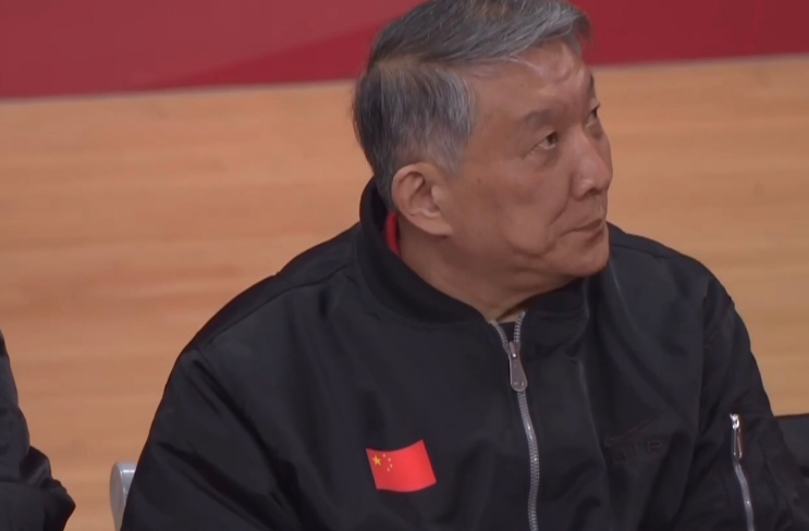 2026世界杯下注-宫鲁鸣脸色严峻：中国女篮被轰27-5险遭19分逆转 狂送19失误